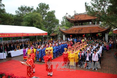 Khai bút đầu Xuân tại Đền thờ Chu Văn An 